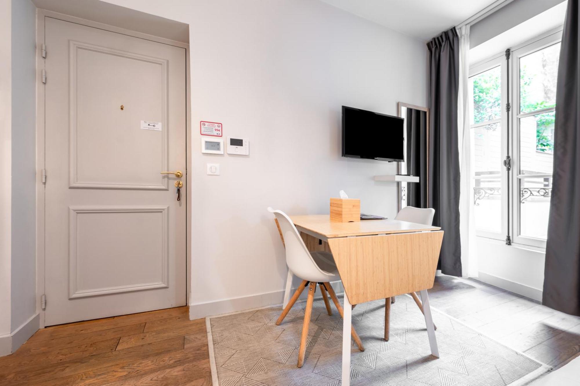 Apparts De L'Oncle Louis Versailles Exteriör bild